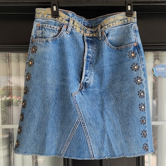 Cool vintage redone Levi's skirt by Streets‎ Ahead - Picture 1 of 8